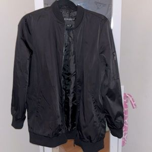 Black size small woman’s bummer style coat